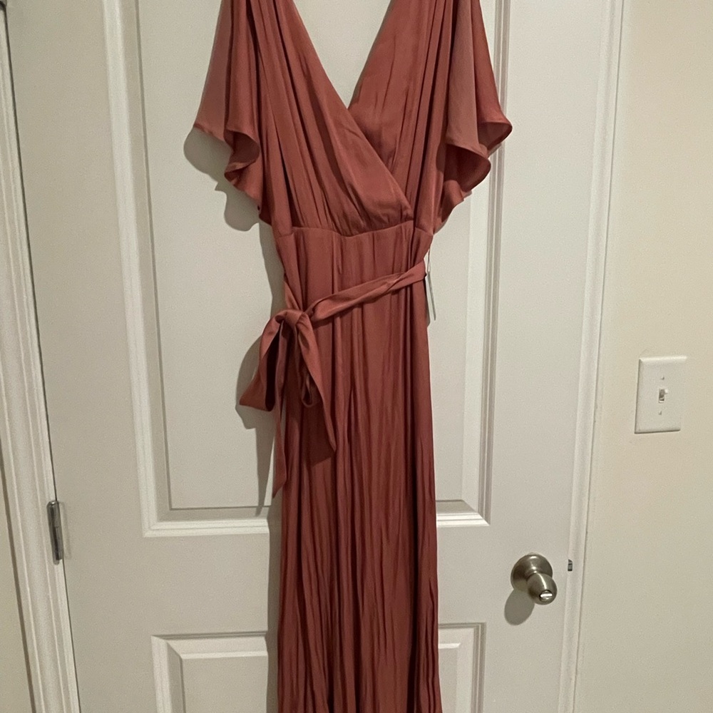 NWT🌟 Express Elegant Satin Rose Romper with tie - SMALL